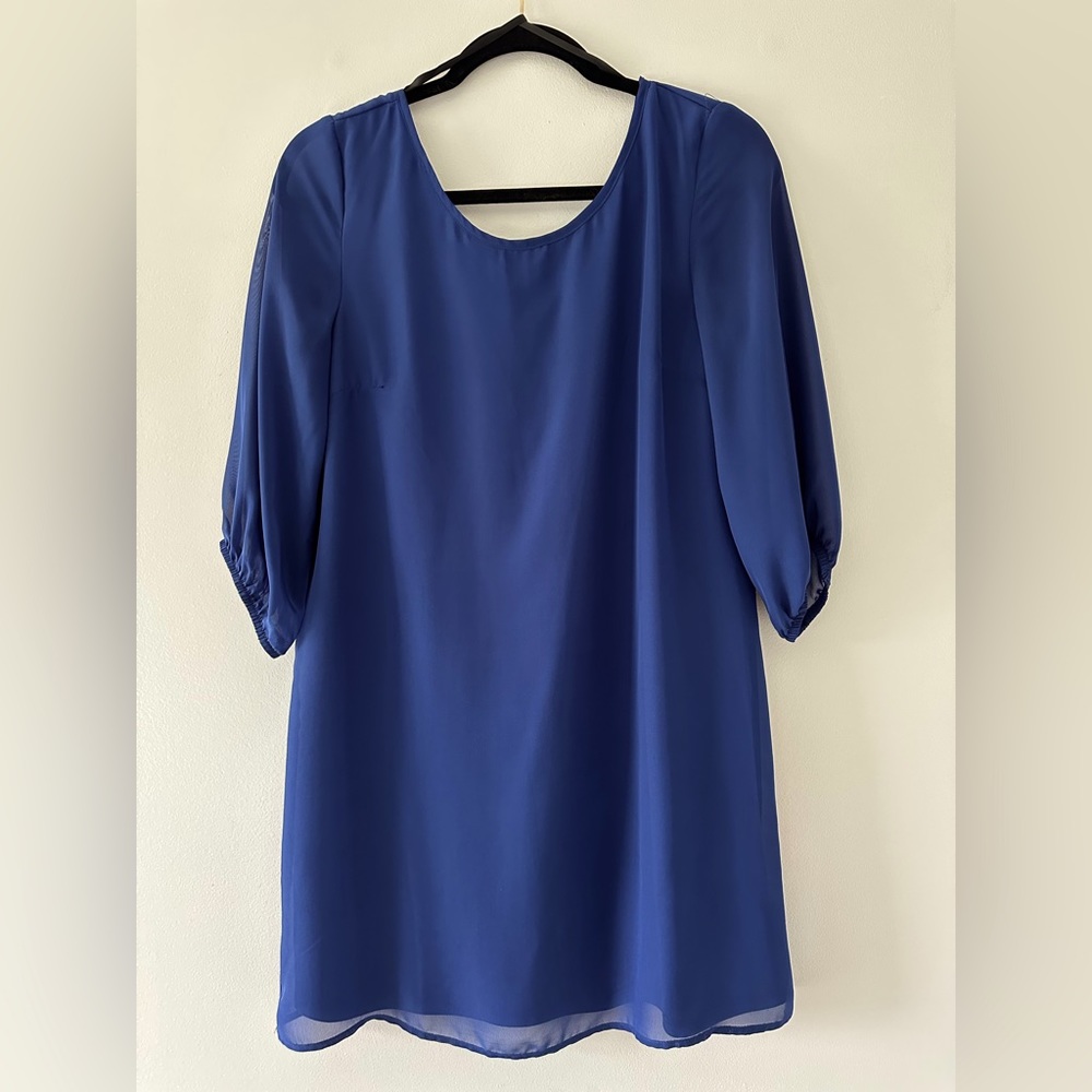 Blue, size medium short dress only worn 1 time like new.